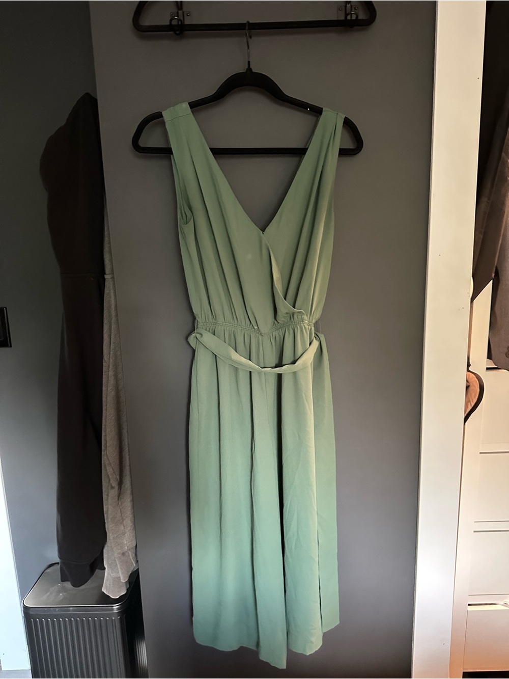 Babaton emerald green Sleeveless V-Neck Dress